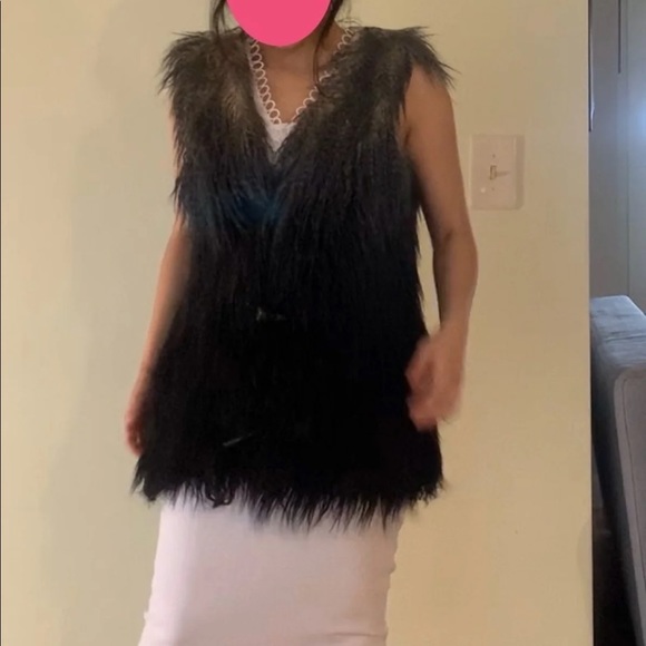 Faux fur vest - Picture 2 of 3